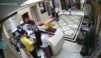 国产嫖妓棚户区视频在线,黑暗背后的生存现状